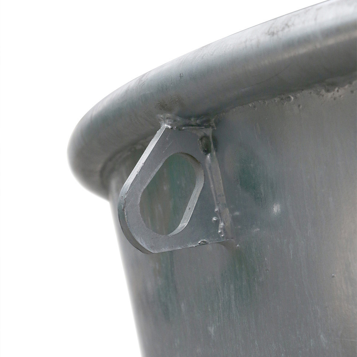 1350 Litres circular trough made of galvanised steel for cows on pasture.